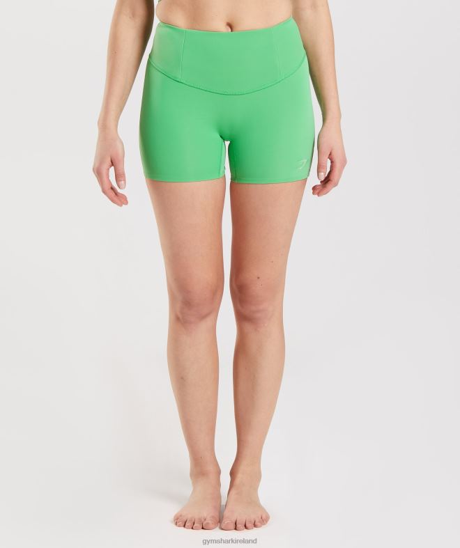 Women Studio Shorts 8004D26 Gymshark Apple Green